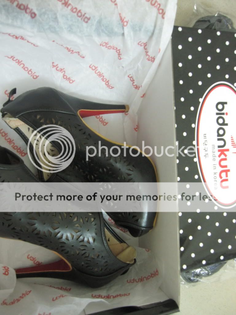 giầy đế đỏ size 36 giá hot 1 đôi duy nhất giá 700k tặng thêm túi sách Và dây nịt - 1