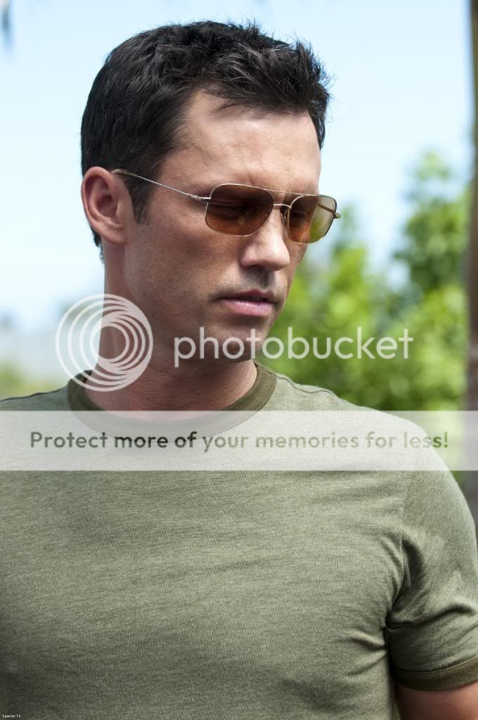 Jeffrey Donovan photo dbf58089aaac66217a105a7b0159111c.jpg